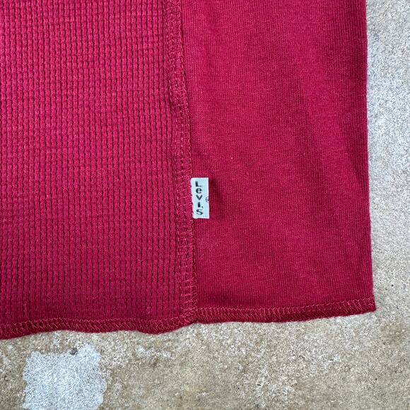 Levi’s Thermal Long Sleeve Shirt Men’s XL Deep Red Burgundy Eagle Graphic Logo - Picture 4 of 9
